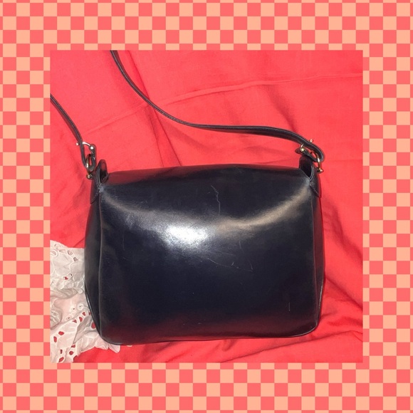 Vintage Gucci Shoulder Bag - Picture 2 of 11